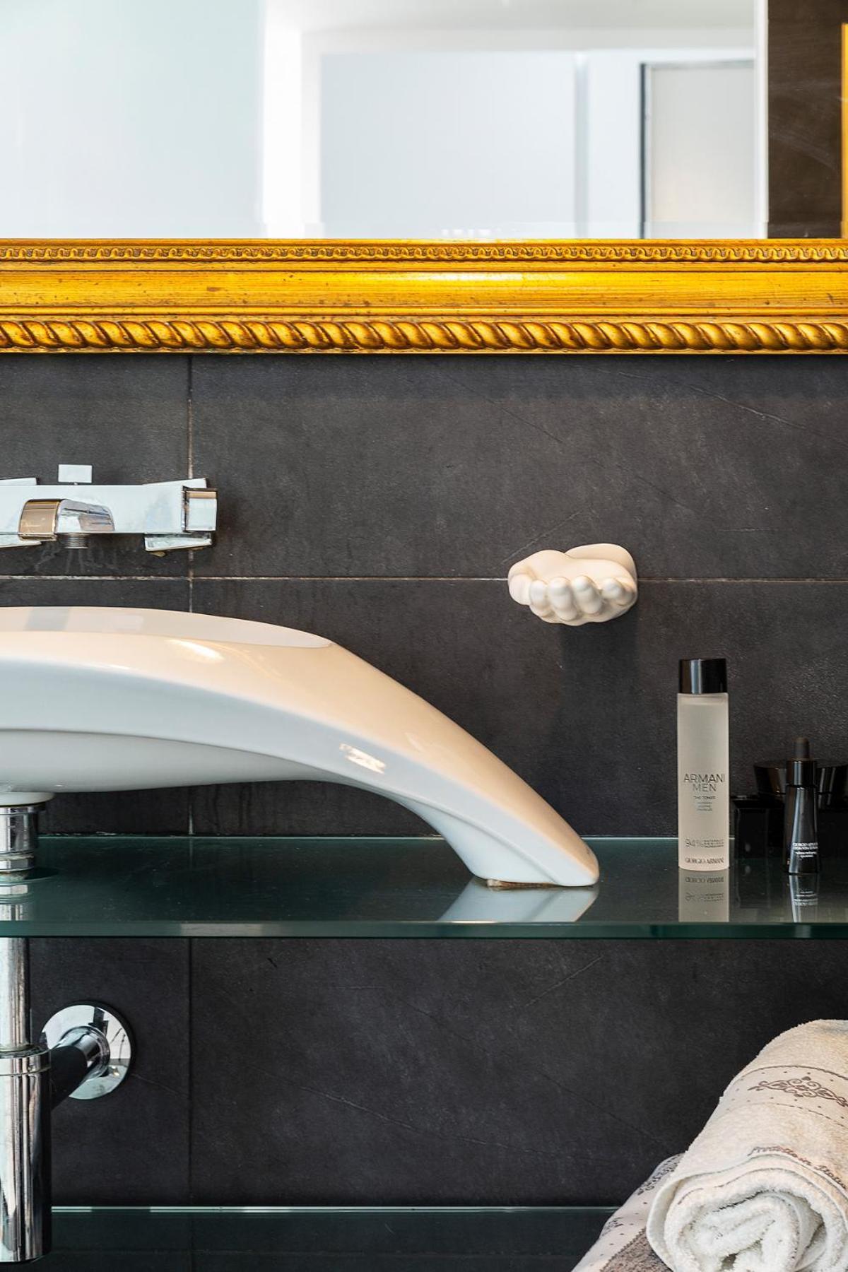 The Boutique Houses - Iconic Suite In Galleria Duomo With Private Parking Milán Exterior foto