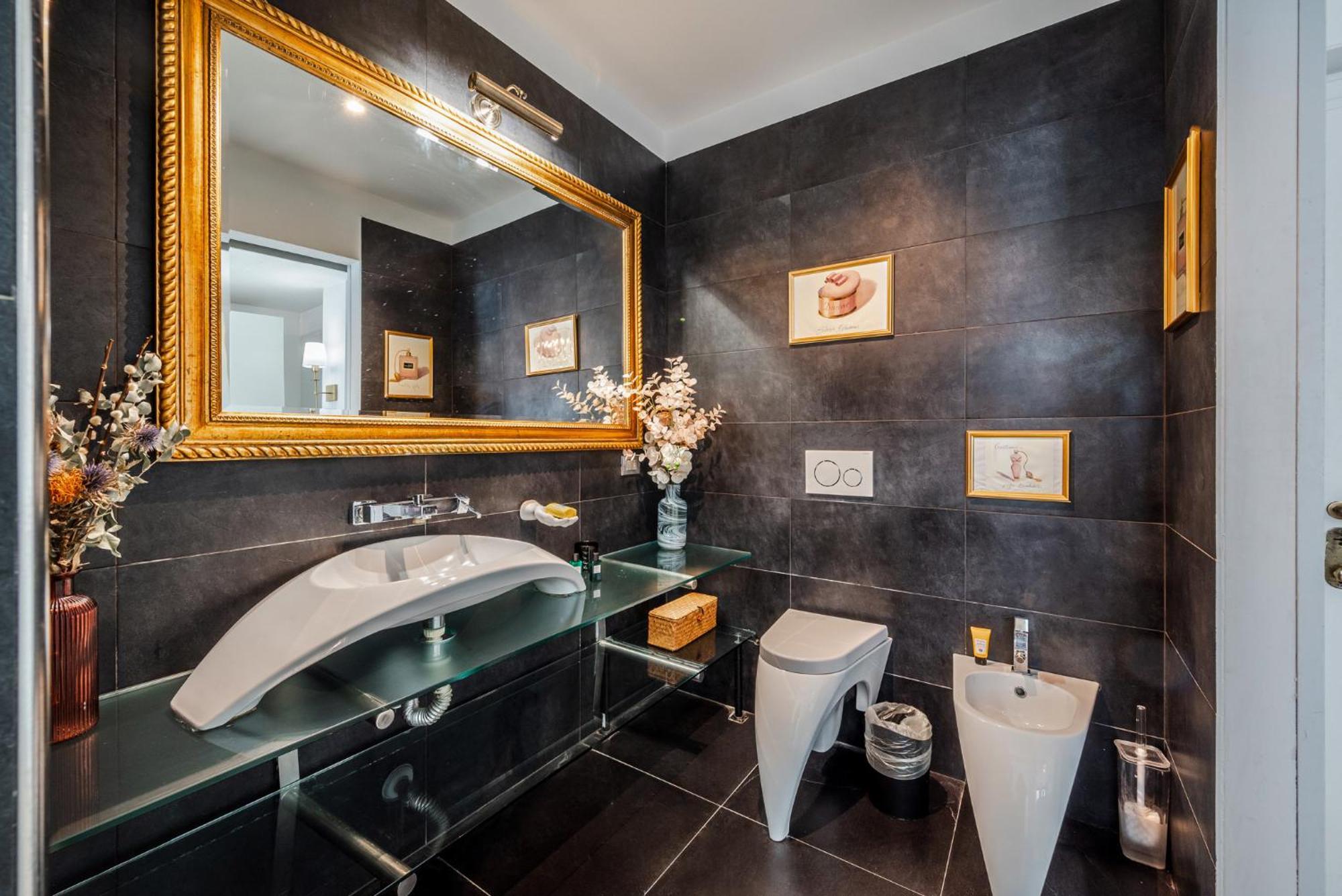 The Boutique Houses - Iconic Suite In Galleria Duomo With Private Parking Milán Exterior foto